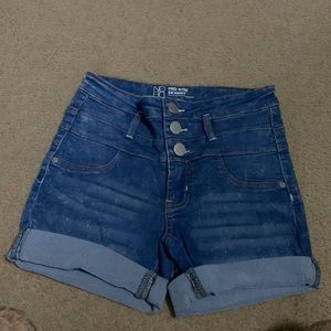 Jeans cut short high rise